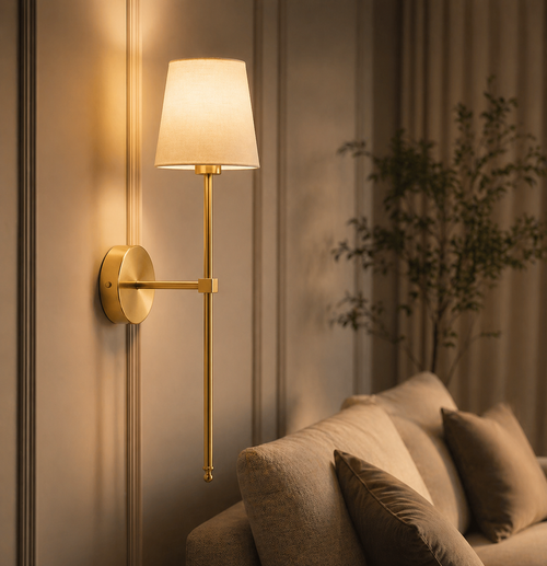 Goldén | Dimbar Vägglampa i Slank design